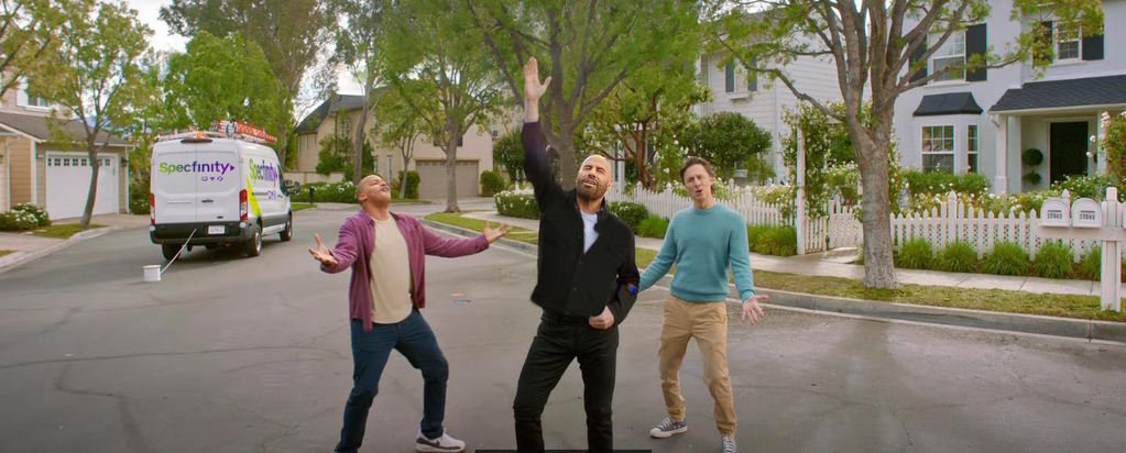 Музыка из рекламы T-Mobile - New year. New neighbor (John Travolta, Donald Faison, Zach Braff)