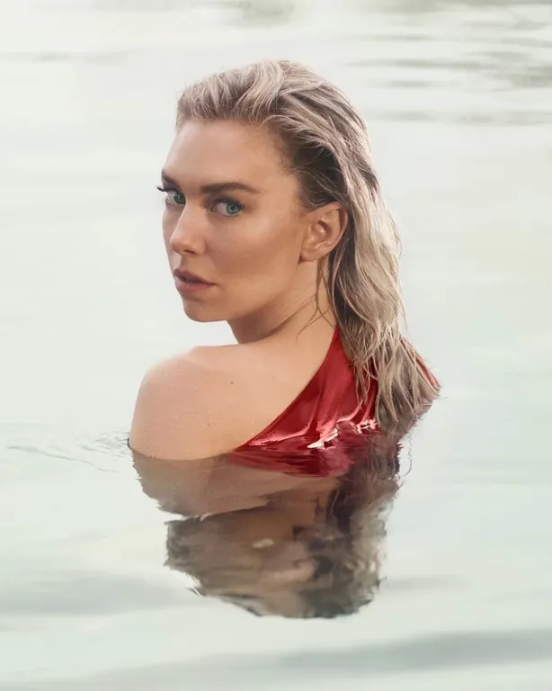 Cartier - La Panthère (Vanessa Kirby)