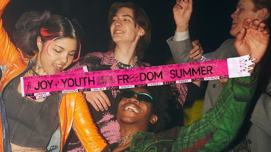 Музыка из рекламы Deutsche Telekom - Summer of Joy, Youth, Freedom