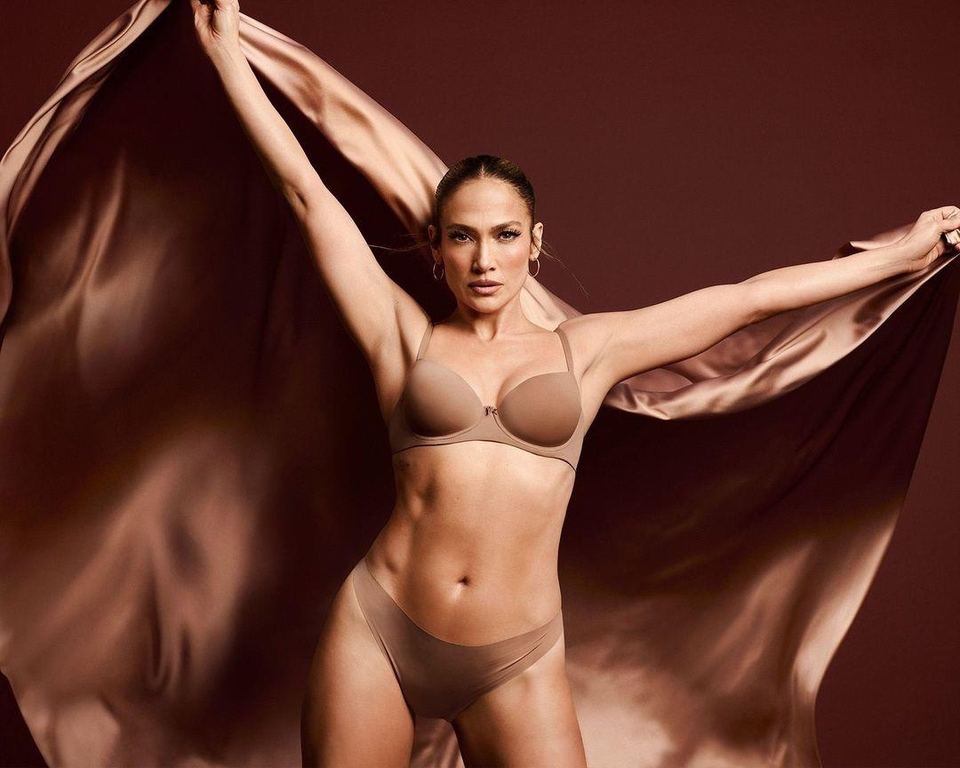 Музыка из рекламы Intimissimi - Silky Intimates (Jennifer Lopez)