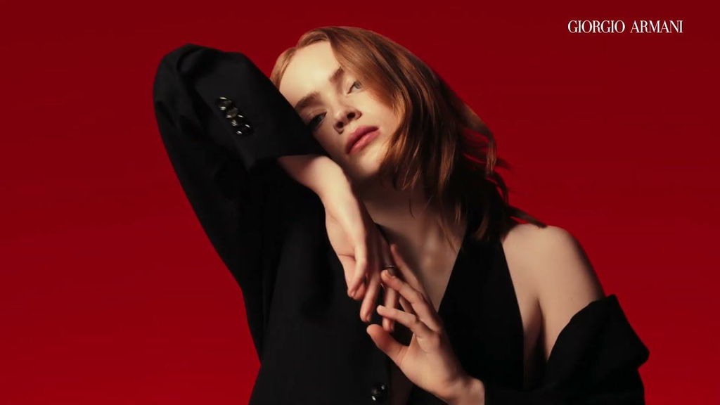 Музыка из рекламы Giorgio Armani - Si Passione (Sadie Sink)