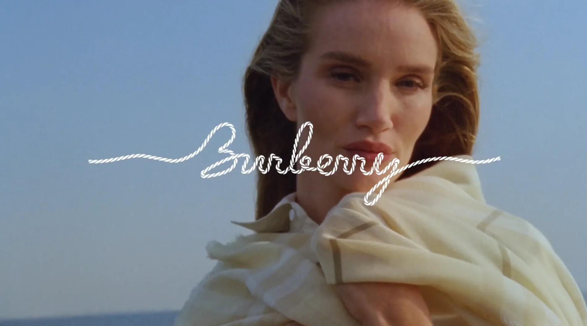 Музыка из рекламы Burberry - High Summer (Rosie Huntington-Whiteley, Jack Draper) Музыка из рекламы Burberry - High Summer (Rosie Huntington-Whiteley, Jack Draper)
