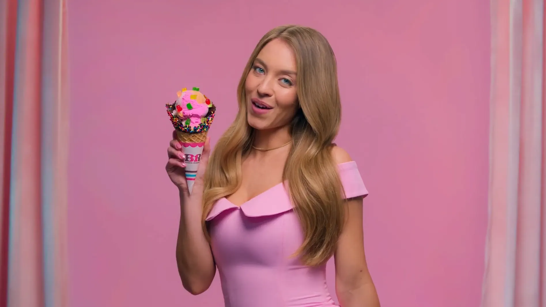 Музыка из рекламы Baskin-Robbins - Sweet on Sydney (Sydney Sweeney) Музыка из рекламы Baskin-Robbins - Sweet on Sydney (Sydney Sweeney)