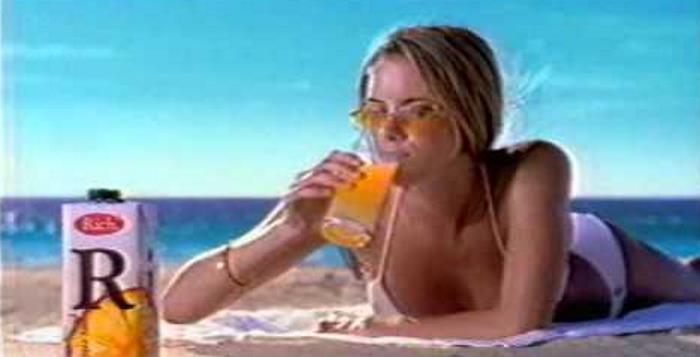 Сок ричи реклама. Реклама сока Рич. Сок Rich реклама. Девушка из рекламы пепси на пляже. Реклама пепси с девушкой на пляже.