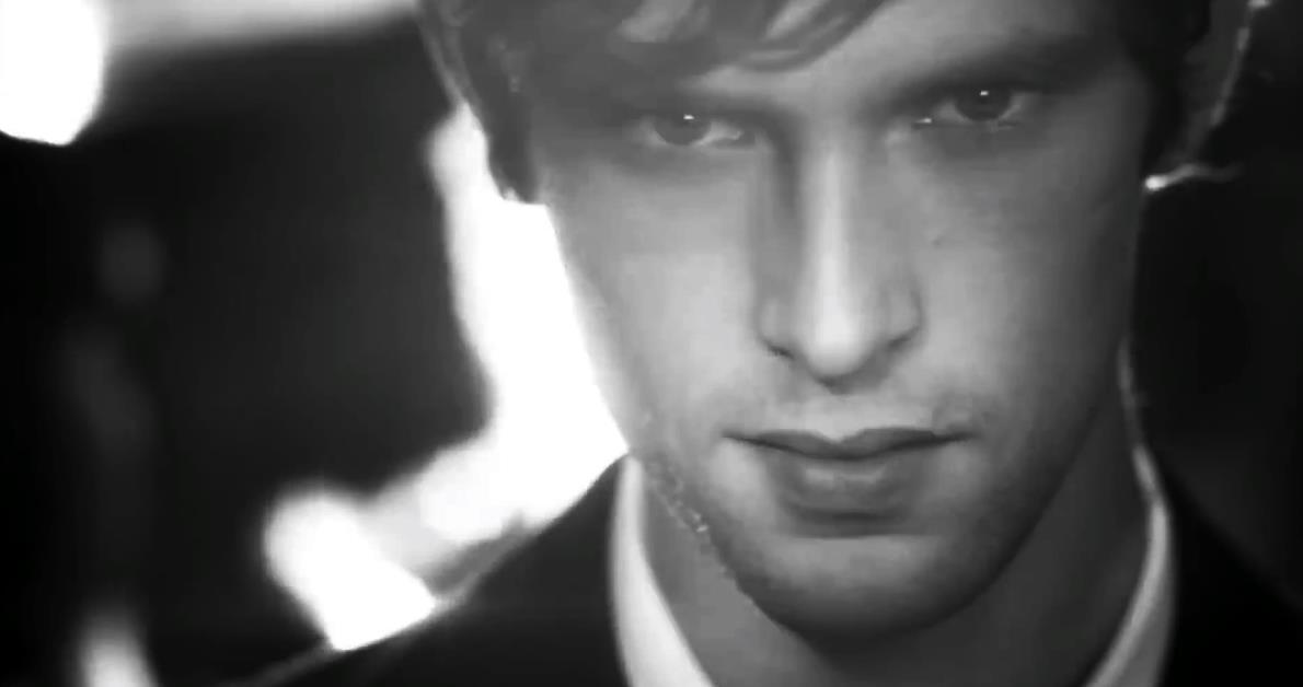 Музыка из рекламы Emporio Armani - Diamonds (Mathias Lauridsen) Музыка из рекламы Emporio Armani - Diamonds (Mathias Lauridsen)