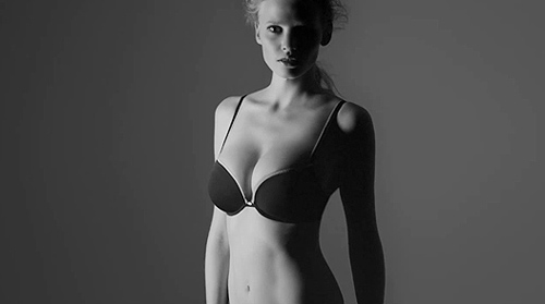 Музыка из рекламы Calvin Klein Underwear - Naked Glamour (Lara Stone)
