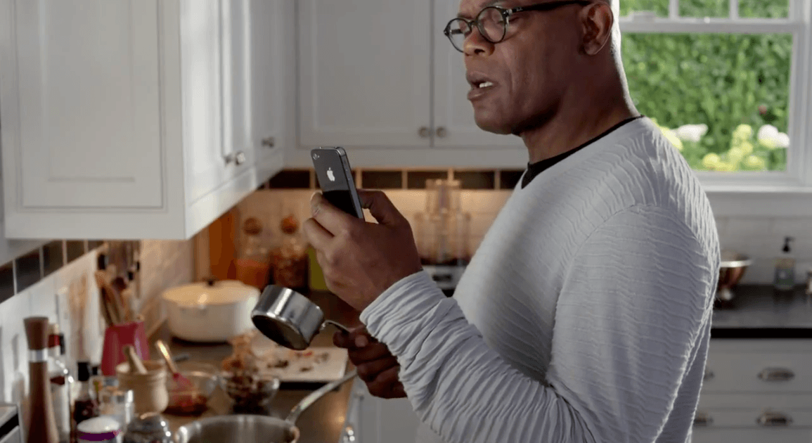 Музыка из рекламы Apple - iPhone 4S - Date Night (Samuel L. Jackson) Музыка из рекламы Apple - iPhone 4S - Date Night (Samuel L. Jackson)