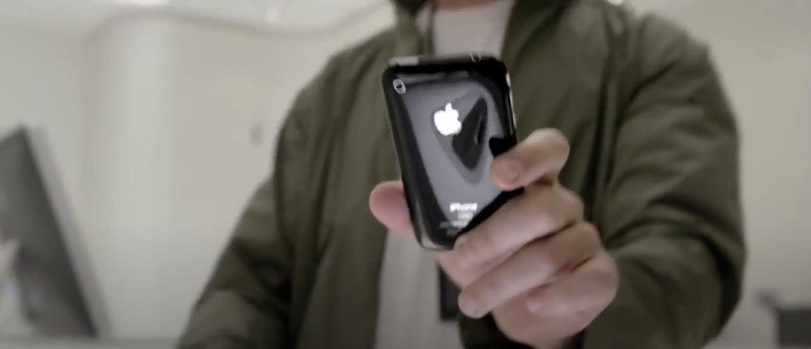 Музыка из рекламы Apple iPhone 3GS - Break In Музыка из рекламы Apple iPhone 3GS - Break In