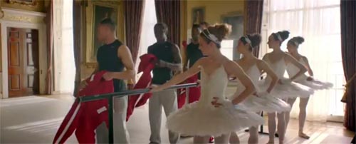 Музыка и рекламы Citroen DS5 - Arsenal players perform ballet