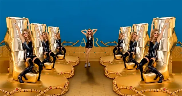 H&M - Fashion Shower (Anna Dello Russo)