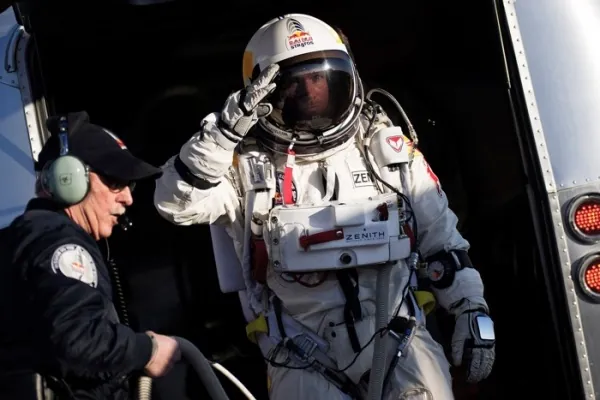 Red Bull Stratos Freefall - How It was Red Bull Stratos Freefall - How It was