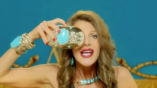 H&M - Fashion Shower (Anna Dello Russo)