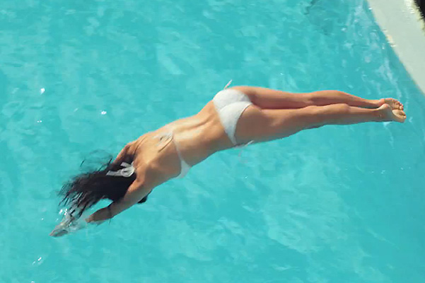Музыка из рекламы Victoria's Secret - Swim Bikinis & Bruno Mars (Candice Swanepoel, Doutzen Kroes)