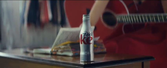 Музыка и видеоролик из рекламы Diet Coke - Music That Moves