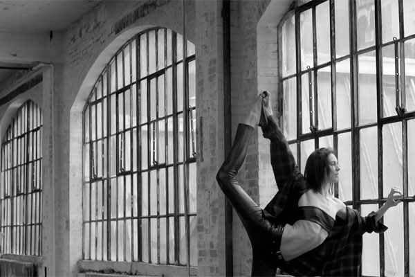 Музыка и видеоролик из рекламы Yves Saint Laurent - Dance Part 2