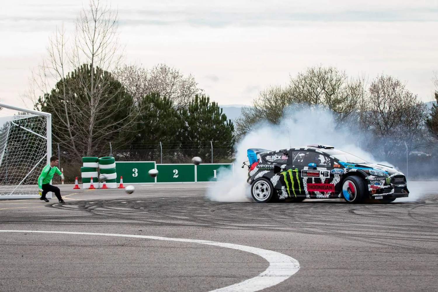Castrol - Footkhana (Neymar Jr. & Ken Block)