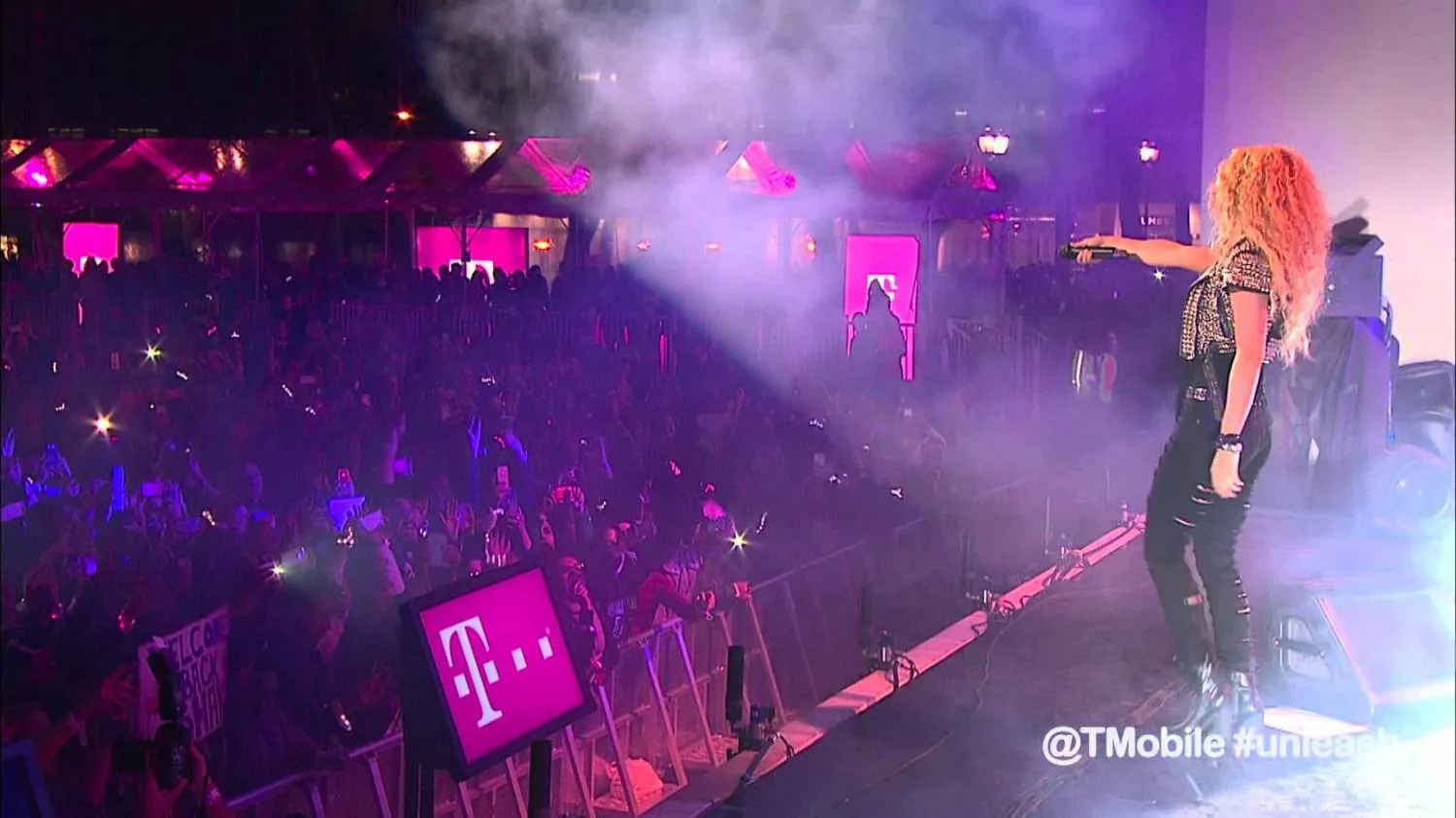 T-Mobile - What if soccer had wireless rules (Shakira) T-Mobile - What if soccer had wireless rules (Shakira)