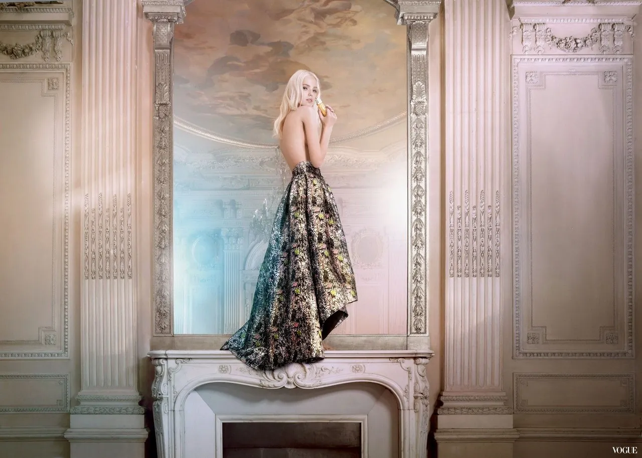 Dior - Addict (Sasha Luss)