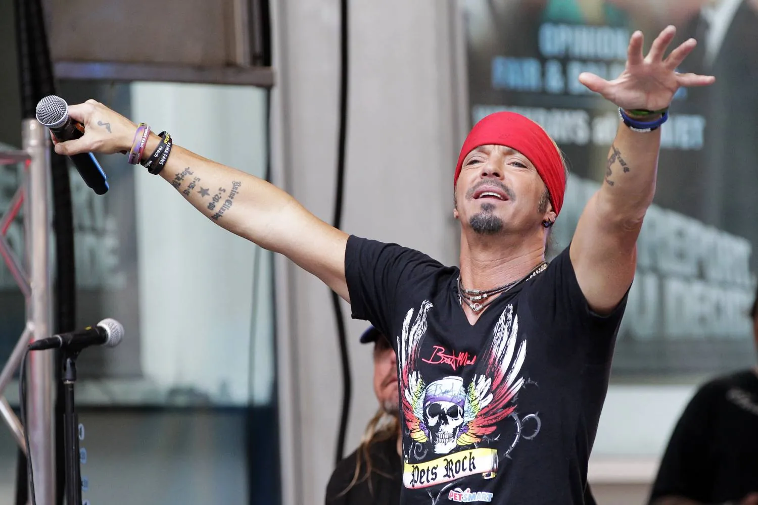 Nissan - Tough Love (Bret Michaels) Nissan - Tough Love (Bret Michaels)