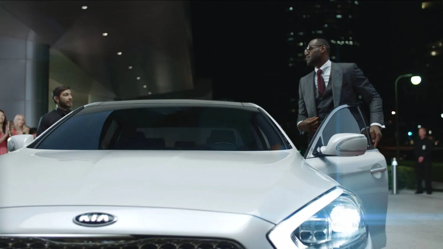 Kia K900 - Valet (LeBron James)
