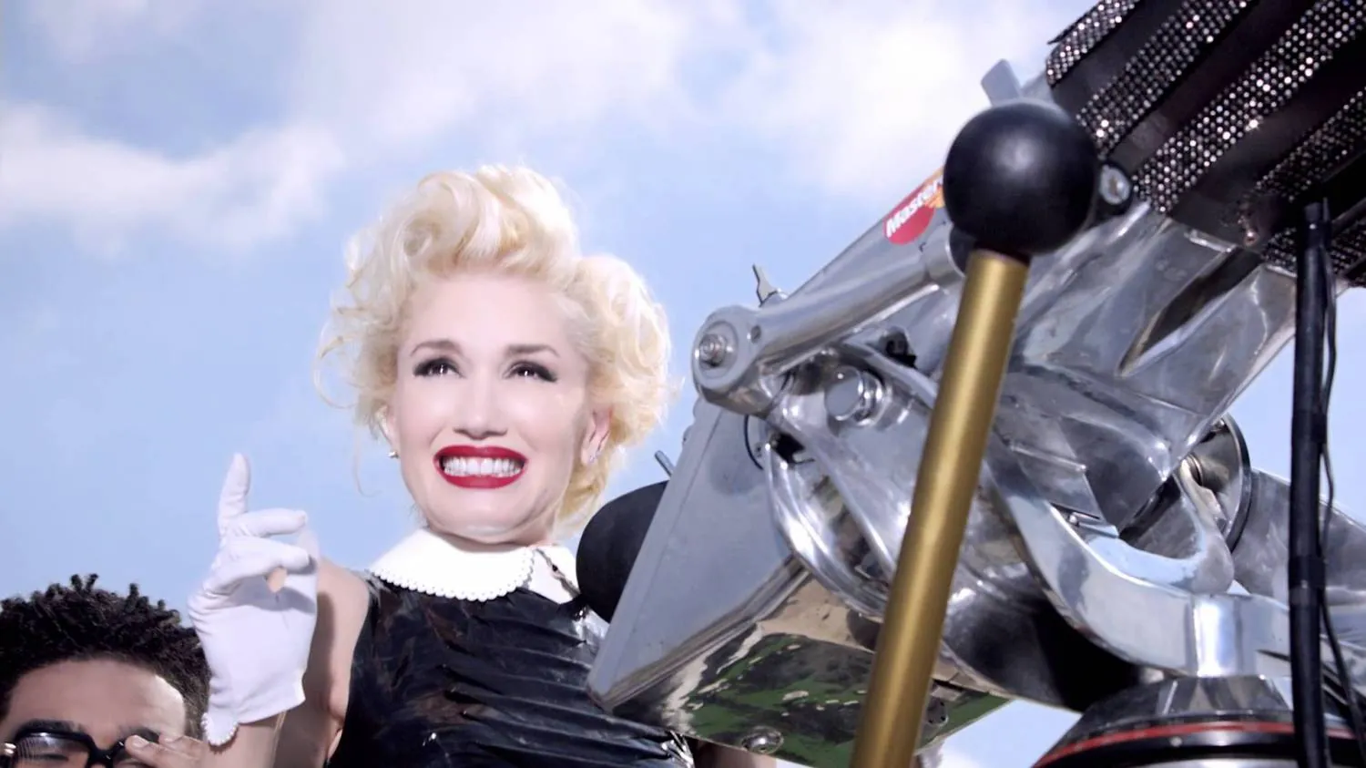 MasterCard - Priceless Surprises (Gwen Stefani)
