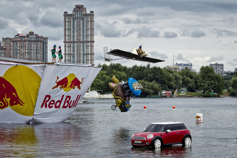 Музыка из рекламы Red Bull Flugtag в Москве - Потому что мы пилоты Музыка из рекламы Red Bull Flugtag в Москве - Потому что мы пилоты