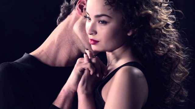 Музыка из рекламы Emporio Armani - Diamonds Violet (Ella Eyre) Музыка из рекламы Emporio Armani - Diamonds Violet (Ella Eyre)