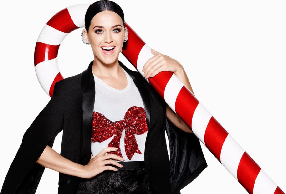 Музыка из рекламы H&M - Happy & Merry (Katy Perry)