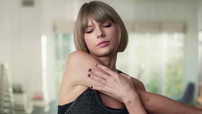 Музыка из рекламы Apple Music - TAYLOR vs. TREADMILL (Taylor Swift)