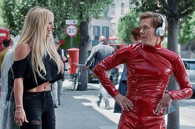 Музыка из рекламы EE + Apple Music (Kevin Bacon, Britney Spears) Музыка из рекламы EE + Apple Music (Kevin Bacon, Britney Spears)