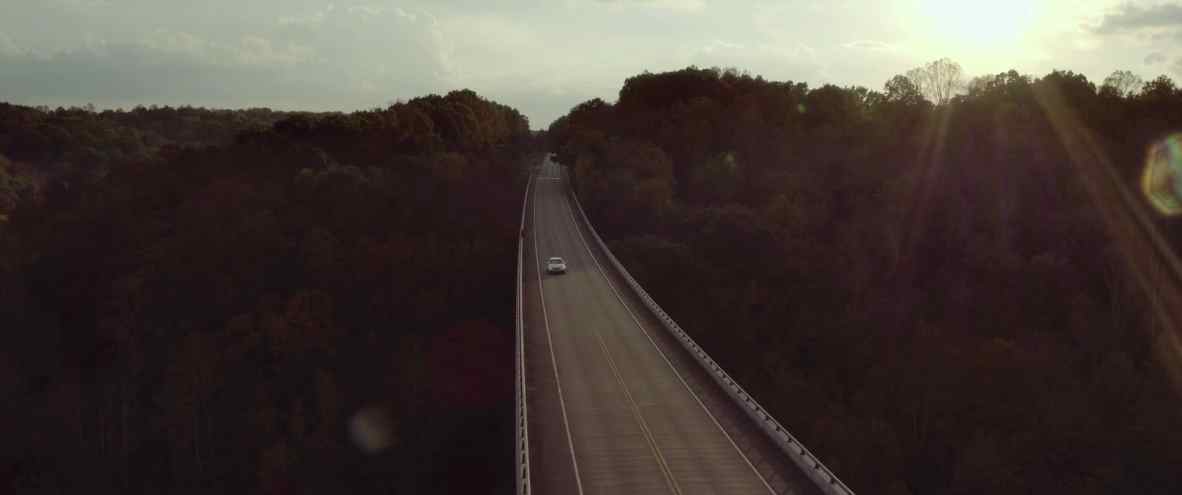 Музыка из рекламы BMW - RETROSPECT Музыка из рекламы BMW - RETROSPECT