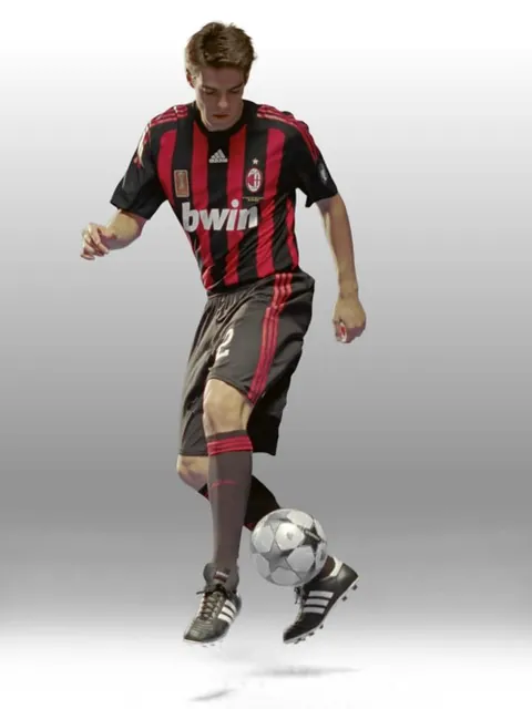 Sony Bravia - In Motion with Kaka