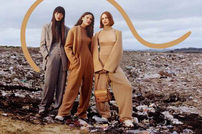 Музыка из рекламы Stella McCartney - The Winter (Iana Godnia, Birgit Kos, Huan Zhou) Музыка из рекламы Stella McCartney - The Winter (Iana Godnia, Birgit Kos, Huan Zhou)