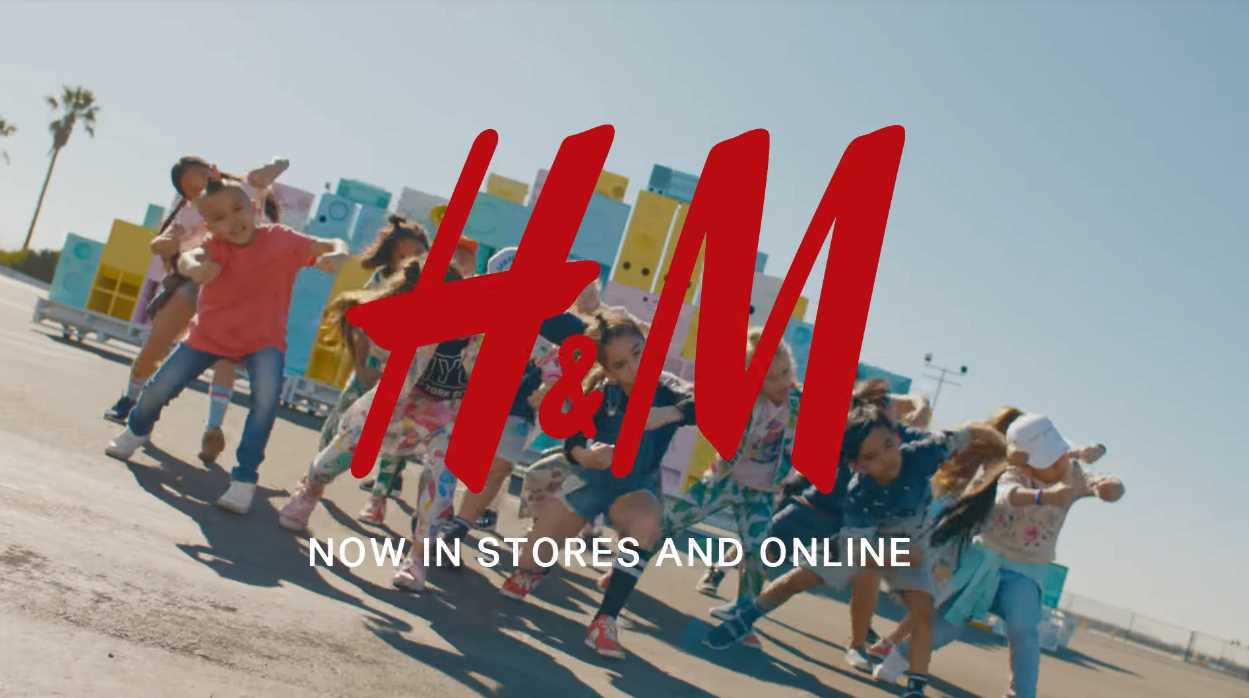 Реклама н м. Реклама h m. H&M дети реклама. Реклама HM 2000. H M реклама в метро.