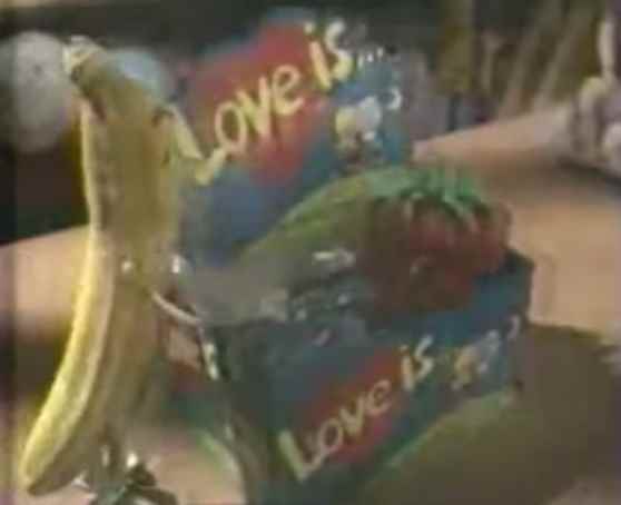 Музыка из рекламы Love Is - Клубника и банан