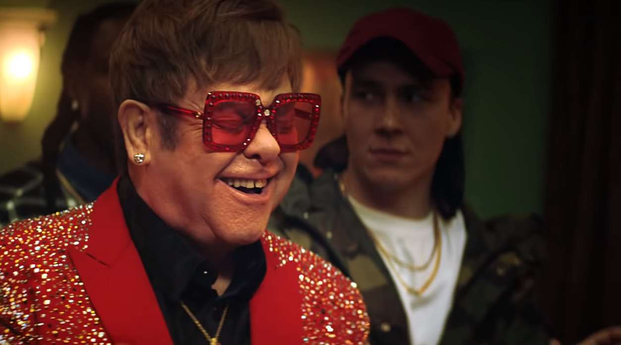 Музыка из рекламы Snickers – Rap Battle (Elton John) Музыка из рекламы Snickers – Rap Battle (Elton John)