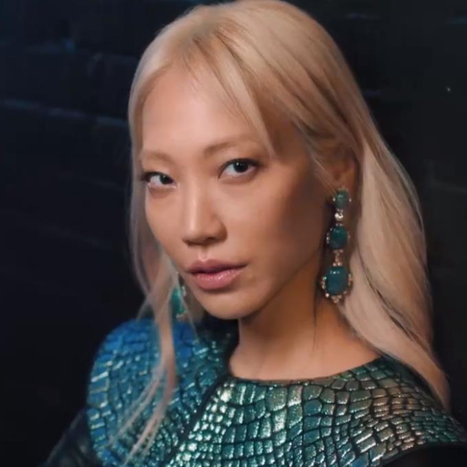 Музыка из рекламы Chanel - Metiers d’art (Soo Joo Park) Музыка из рекламы Chanel - Metiers d’art (Soo Joo Park)