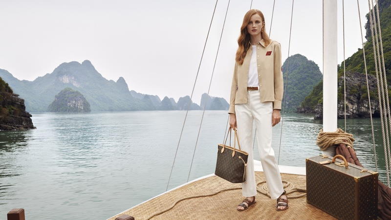 Музыка из рекламы Louis Vuitton - Spirit of Travel (Rianne Van Rompaey, Fei Fei Sun, Kit Butler)