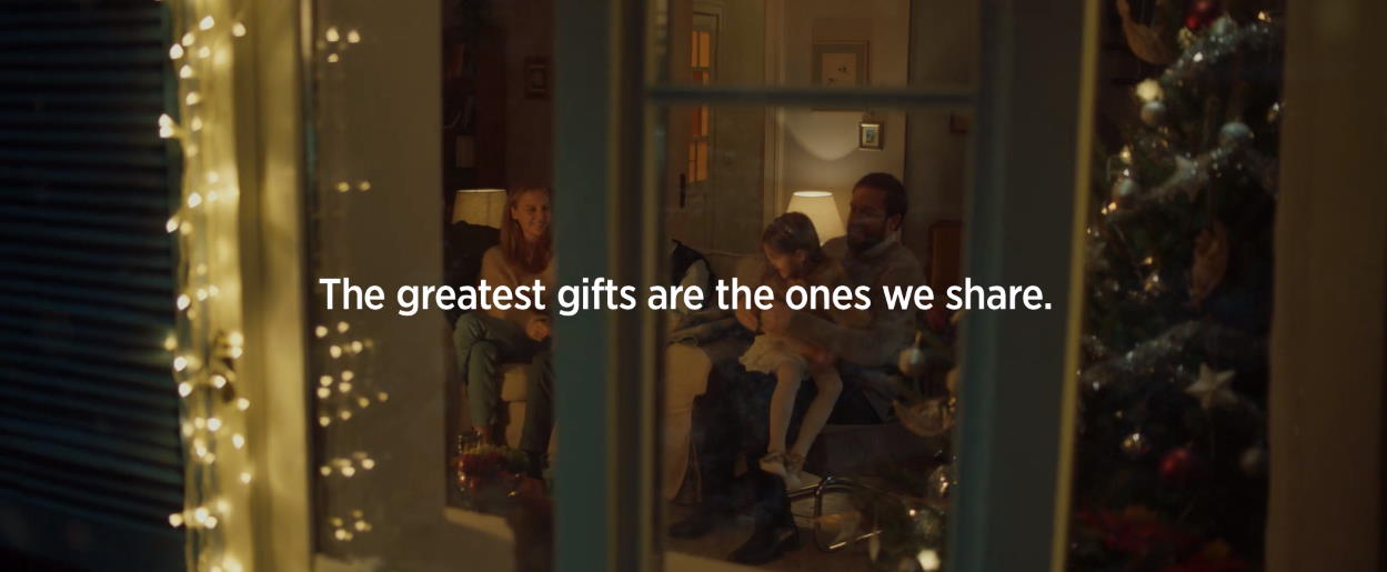 Музыка из рекламы Bouygues Telecom - Father Christmas