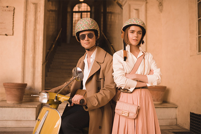 Музыка из рекламы Fendi - The Baguette's Roman Holidays (Kiernan Shipka, Christian Coppola) Музыка из рекламы Fendi - The Baguette's Roman Holidays (Kiernan Shipka, Christian Coppola)