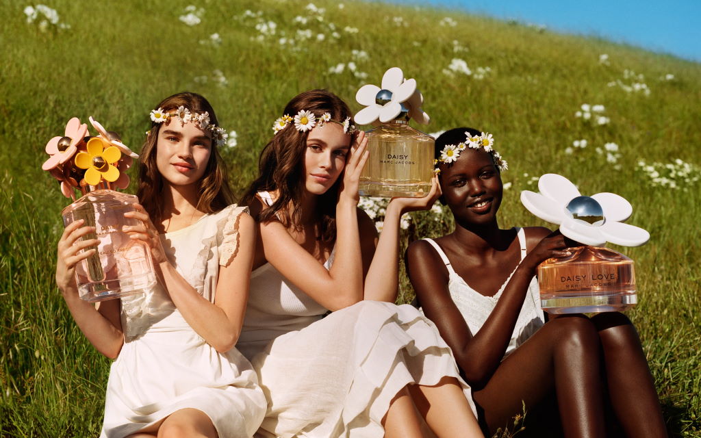 Музыка из рекламы Marc Jacobs - Daisy (Kaia Gerber, Adut Akech, Meghan Roche) Музыка из рекламы Marc Jacobs - Daisy (Kaia Gerber, Adut Akech, Meghan Roche)