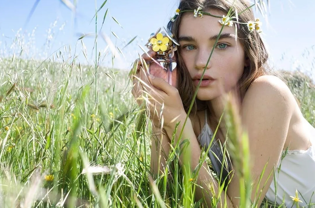 Marc Jacobs - Daisy (Kaia Gerber, Adut Akech, Meghan Roche) Marc Jacobs - Daisy (Kaia Gerber, Adut Akech, Meghan Roche)