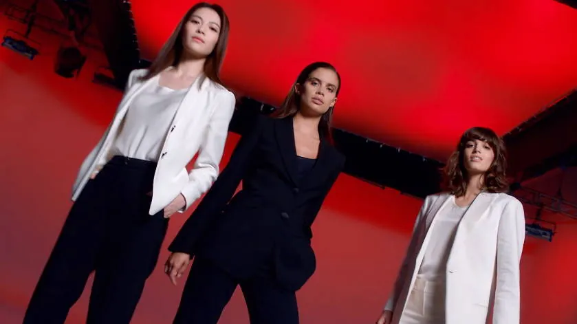 Giorgio Armani - POWER FABRIC (Sara Sampaio, Elaine Zhong CHuxi, Greta Ferro) Giorgio Armani - POWER FABRIC (Sara Sampaio, Elaine Zhong CHuxi, Greta Ferro)