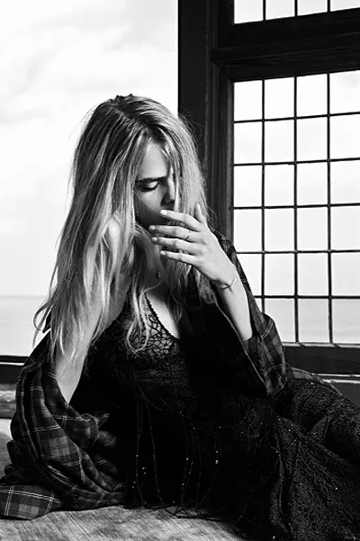 Кара Дельвинь рекламирует коллекцию Saint Laurent Кара Дельвинь рекламирует коллекцию Saint Laurent
