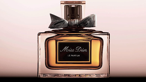 Черный лебедь: Натали Портман в рекламе аромата Miss Dior