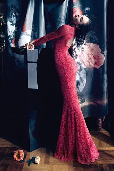 Кэндис Свэйнпол в рекламной кампании Blumarine