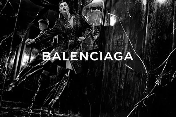 Жизель Бундхен для Balenciaga: новые кадры и раскрывшийся секрет Жизель Бундхен для Balenciaga: новые кадры и раскрывшийся секрет