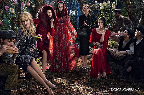Заколдованный лес: Клаудиа Шиффер в рекламной кампании Dolce & Gabbana