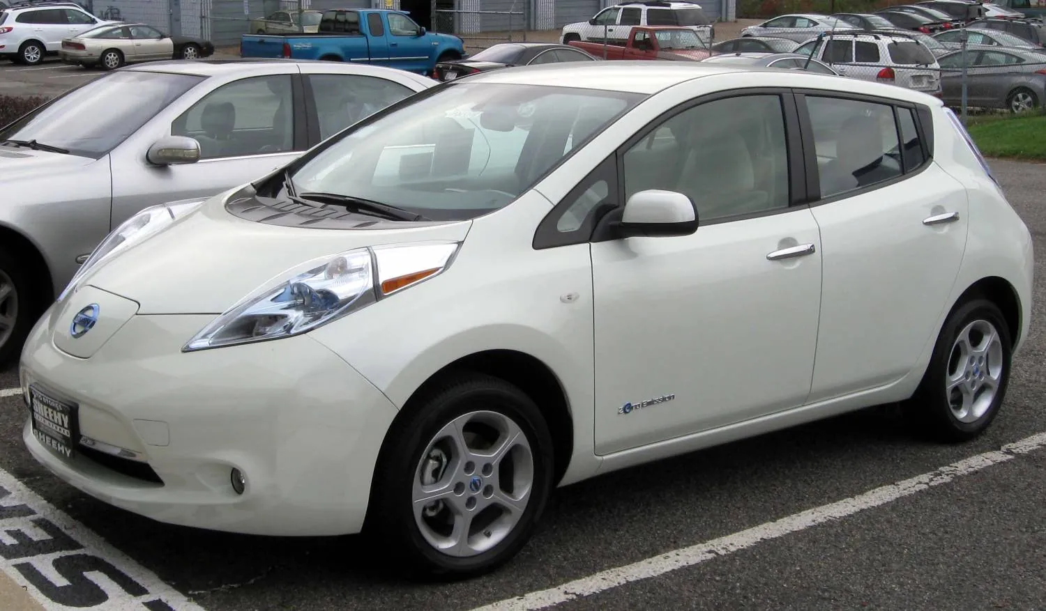 Nissan Leaf - самый престижный автомобиль 2011 года Nissan Leaf - самый престижный автомобиль 2011 года