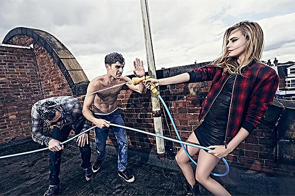 Кара Дельвинь в рекламной кампании Pepe Jeans